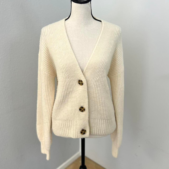 Gap Cozy Button Front Birch Cream Knit Cardigan Sweater - Size XS - Picture 1 of 7